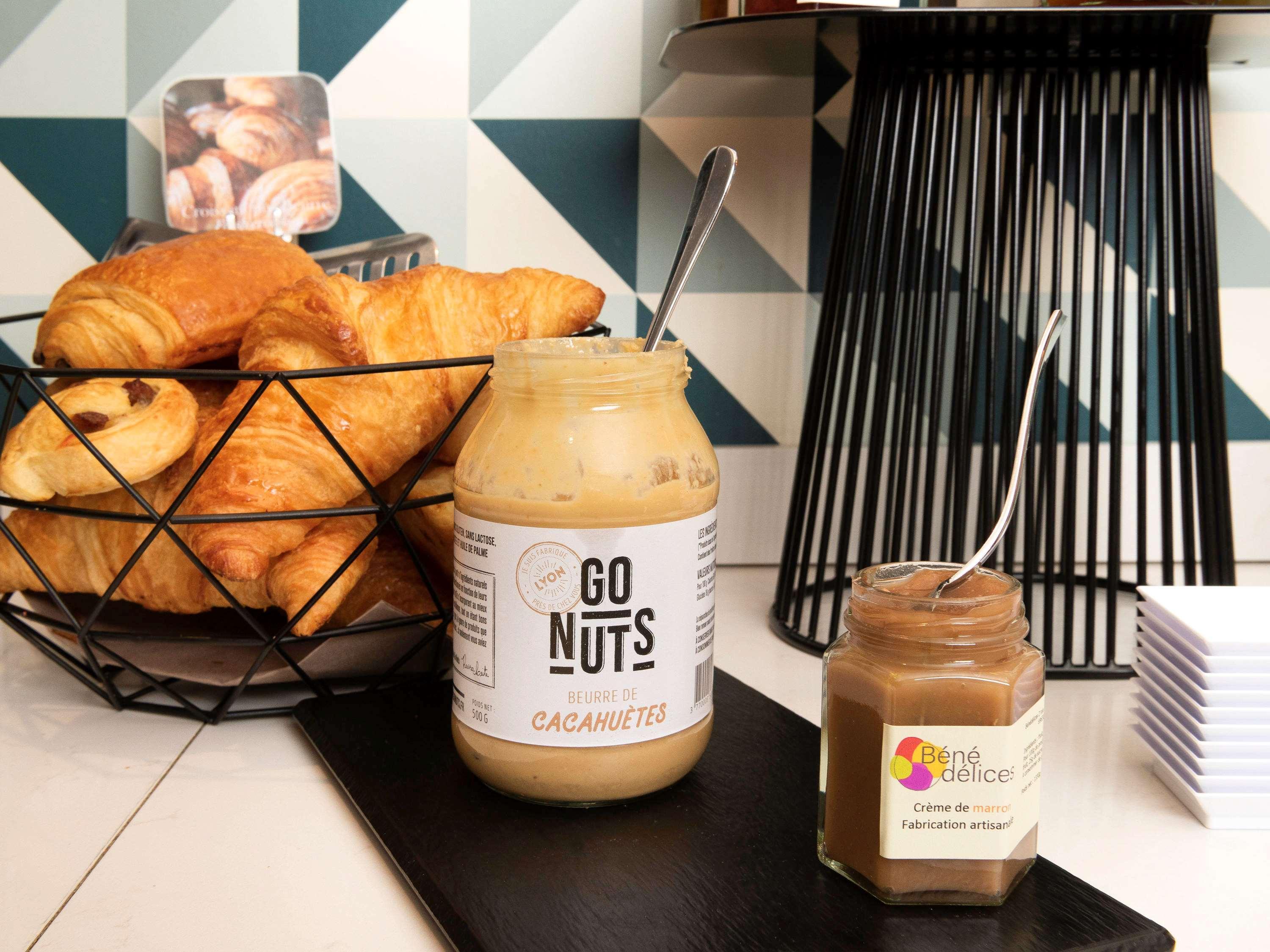 Mercure Lyon Charbonnieres Экстерьер фото